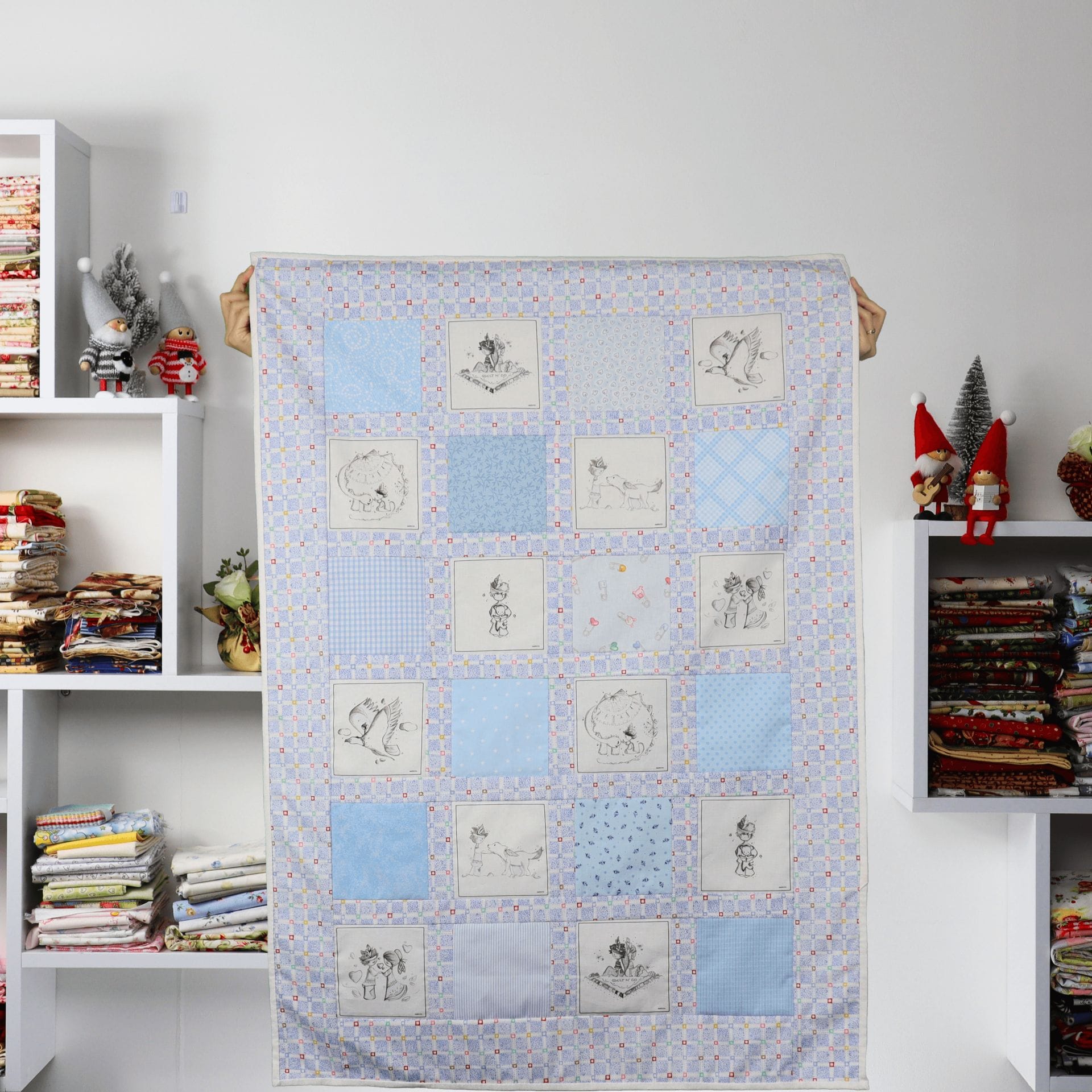 Plaid Bleu avec Panneaux Noir et Blanc by QuiltNCo™